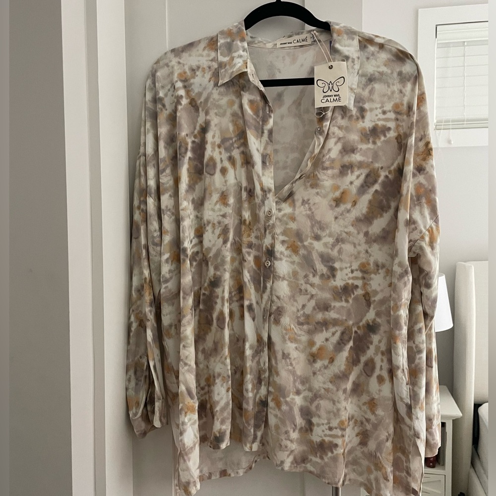 NWT Johnny was calme button down